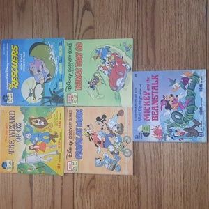 Disney paperback book lot Wizard of Oz, Mickey, Goofy, and The Rescuers